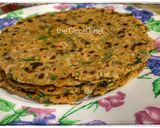 A picture of step 5 of Palak Mooli paratha.