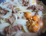 Hình bước làm 2 của món Lòng gà trứng non xào hành tây