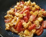 A picture of step 4 of Paneer Naan Pizza.