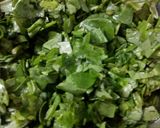 A picture of step 1 of Creamy spinach soup.