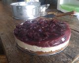 Foto langkah ke 7 dari resep Easy cherry cheese cake in a summer vibe.