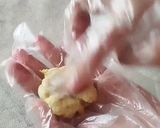 Foto langkah ke 3 dari resep Banana Cheese Bomb.