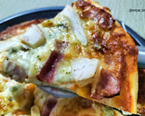 Foto del paso 8 de la receta: Pizza trufada de bacon, pera y gorgonzola
