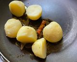 লুচি ও আলুর দম (Luchi o aloor dum recipe in English) রেসিপি ধাপ - 1 ছবি