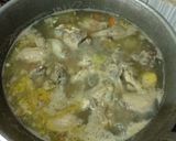 Foto langkah ke 5 dari resep Sop makaroni tulang ayam.