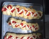 Hình bước làm 3 của món Bánh mì kẹp xúc xích 🌭