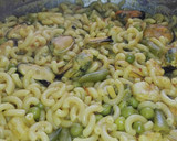 Foto del paso 3 de la receta: Fideguá con gambas y mejillones