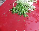 Foto del paso 2 de la receta Sopa de marisco congelado y fresco con fondo de cebolletas