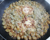 Foto del paso 3 de la receta: Habas esparragadas con huevo cuajado