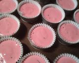 Foto langkah ke 8 dari resep Bolu Kukus Mekar Semangka.
