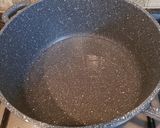 A picture of step 2 of Rice Halwa/Vennai puttu/Halwa puttu.