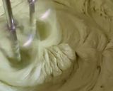 Foto langkah ke 3 dari resep Matcha choco biscoff ice cream.