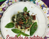 Foto del paso 3 de la receta: Ensalada de patatas con pollo, tomates secos, olivas negras y pesto