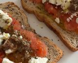 Foto del paso 4 de la receta: 🇬🇷 🍅 🍞 Dakos Cretence