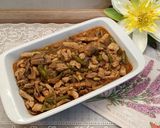 Szalonnás–gombás–vajbabos sertéstokány🥓🍄‍🟫🫘 recept fázis 9 fotója