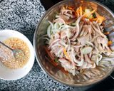 Hình bước làm 4 của món Nộm tai heo cóc non