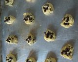Foto langkah ke 7 dari resep Vanilla chocochips cookies.