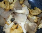 A picture of step 3 of Braised Salted Daikon with Tofu (Vegan).