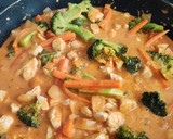 Foto del paso 6 de la receta: Curry rojo con pollo, verduras, garbanzos y leche de coco