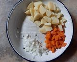 Une image de l'étape 2 de Salade Composée de Pommes de Terre et Carottes.