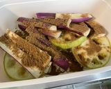 Une image de l'étape 5 de Aubergines chinoises avec courgette ronde et pommes de terre grillées herbes et épices.