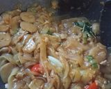Foto langkah ke 5 dari resep Kwetiau nyemek.