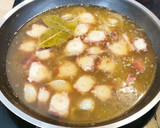 Foto del paso 3 de la receta: Tapa de Pulpo confitado en aceite de oliva y vino blanco
