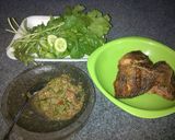 Foto langkah ke 3 dari resep Sambal Terasi Cabe Mentah Pedas (abaikan gambarnya yg tidak menawan wkwkwk..).