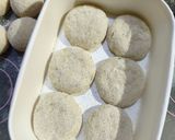 Gambar langkah 3 resipi Chicken Floss Bun.