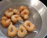 A picture of step 3 of Dahi vada.