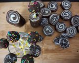 ચોકલેટ કોકોનેટ રોલ એન્ડ લોલી પોપ (Chocolate Coconut Roll And Lolipop Recipe In Gujarati) રેસીપી સ્ટેપ7ફોટો