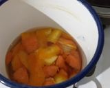 Foto del paso 1 de la receta: Cascaritas en almíbar de naranja y pomelo
