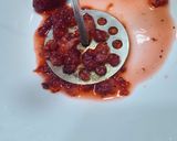 Une image de l'étape 1 de Cocktail fruité avec la pulpe d'orange 🍊 et la chair de fraise 🍓.