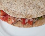 Foto del paso 6 de la receta: 🫓Fajitas de pollo 🐔 con pico de gallo y queso 🧀 crema