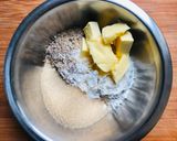 Une image de l'étape 7 de Muffins aux groseilles et crumble de noisettes.