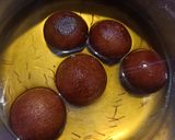 A picture of step 5 of Gulab jamun (milk powder).