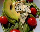Foto del paso 2 de la receta: Ensalada de Rúcula Palta y Queso Azul