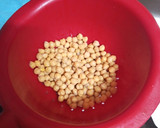 Foto del paso 1 de la receta: Potaje de acelgas con garbanzos y costilla para estudiantes