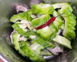 金鑽蔭鳳梨苦瓜雞湯（電鍋料理）的食譜步驟2照片