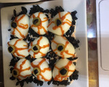 Foto del paso 2 de la receta: Ojos sangrientos de huevo (entrante para Halloween)