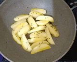 A picture of step 4 of Aloo Posto.