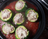 Foto del paso 3 de la receta: Zapallitos rellenos atún y Cuscus en salsa de tomate!