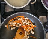 Foto del paso 3 de la receta: Fideos de arroz salteados con atún y verduras