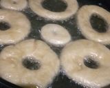 ડોનટ (Doughnut Recipe In Gujarati) રેસીપી સ્ટેપ2ફોટો