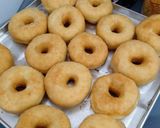 Foto langkah ke 3 dari resep Donut lembut ekonomis tanpa telur.