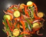 Foto del paso 2 de la receta: Ensalada mediterránea 🥬 🍅 🧅