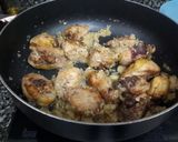 Foto del paso 6 de la receta: Pollo en salsa