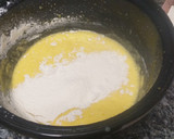 Foto del paso 4 de la receta: Bizcocho con pepitas de chocolate