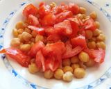 Foto del paso 3 de la receta Ensalada de garbanzos con aguacate y atún