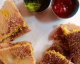 A picture of step 5 of Suji ke sandwich.